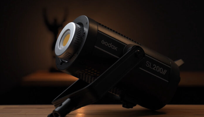 Thuê đèn Studio Godox SL200W II LED
