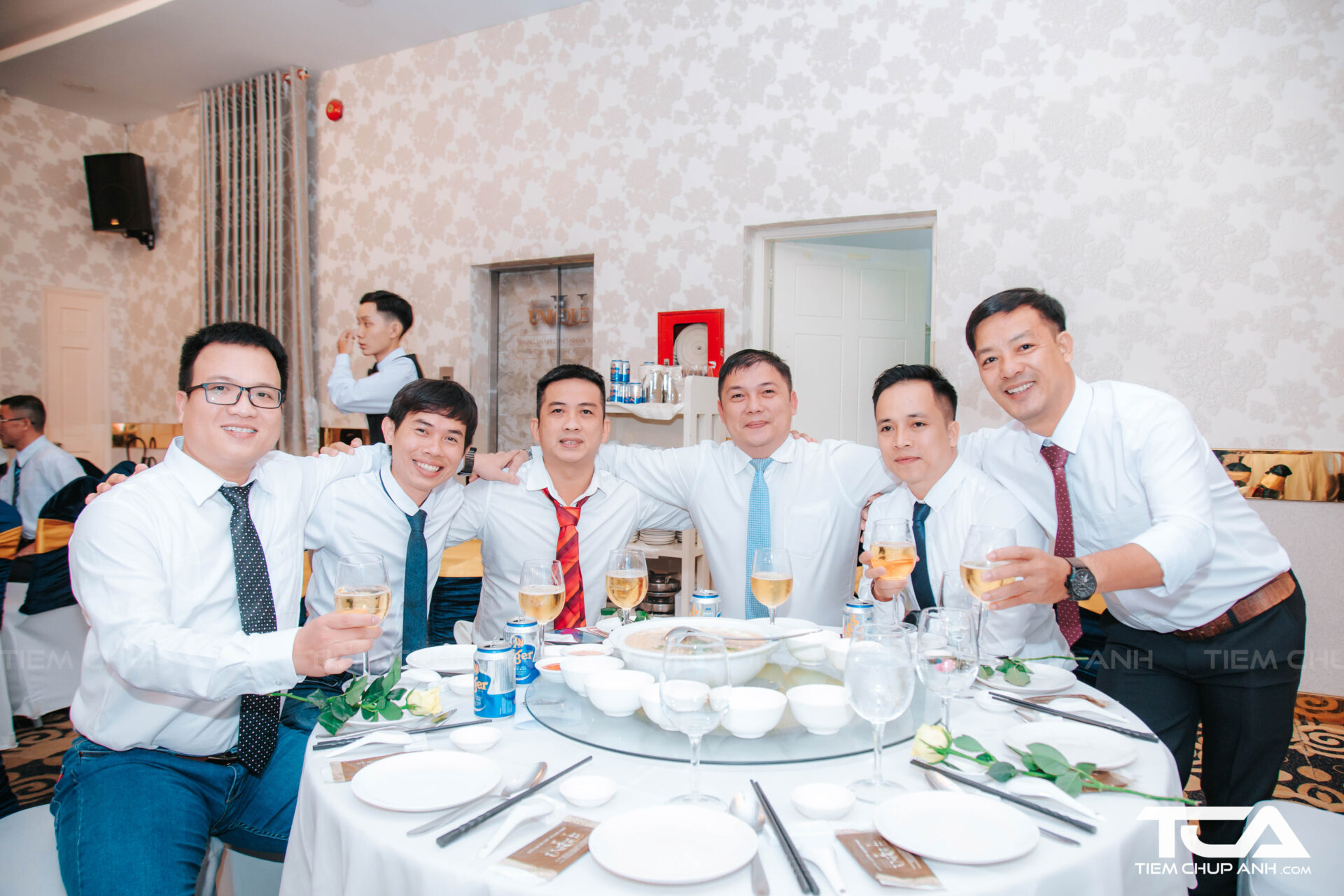 chụp year end party