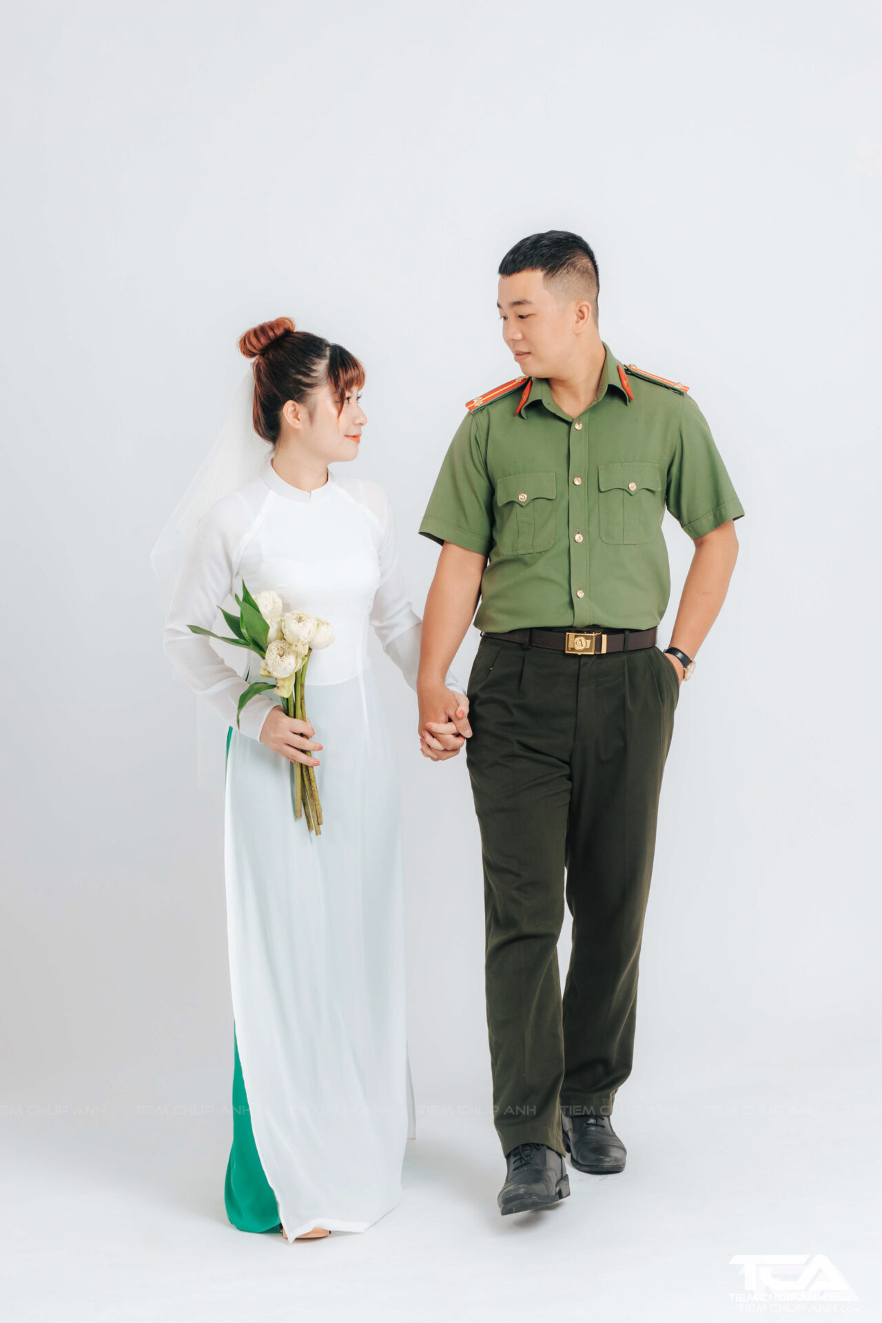 Chụp ảnh cưới với quân phục bộ đội