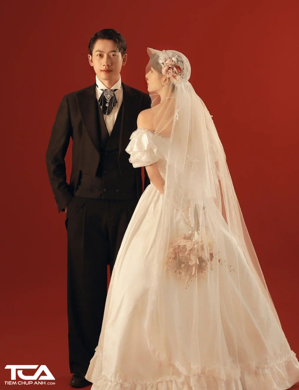 chụp ảnh cưới đơn giản tại studio