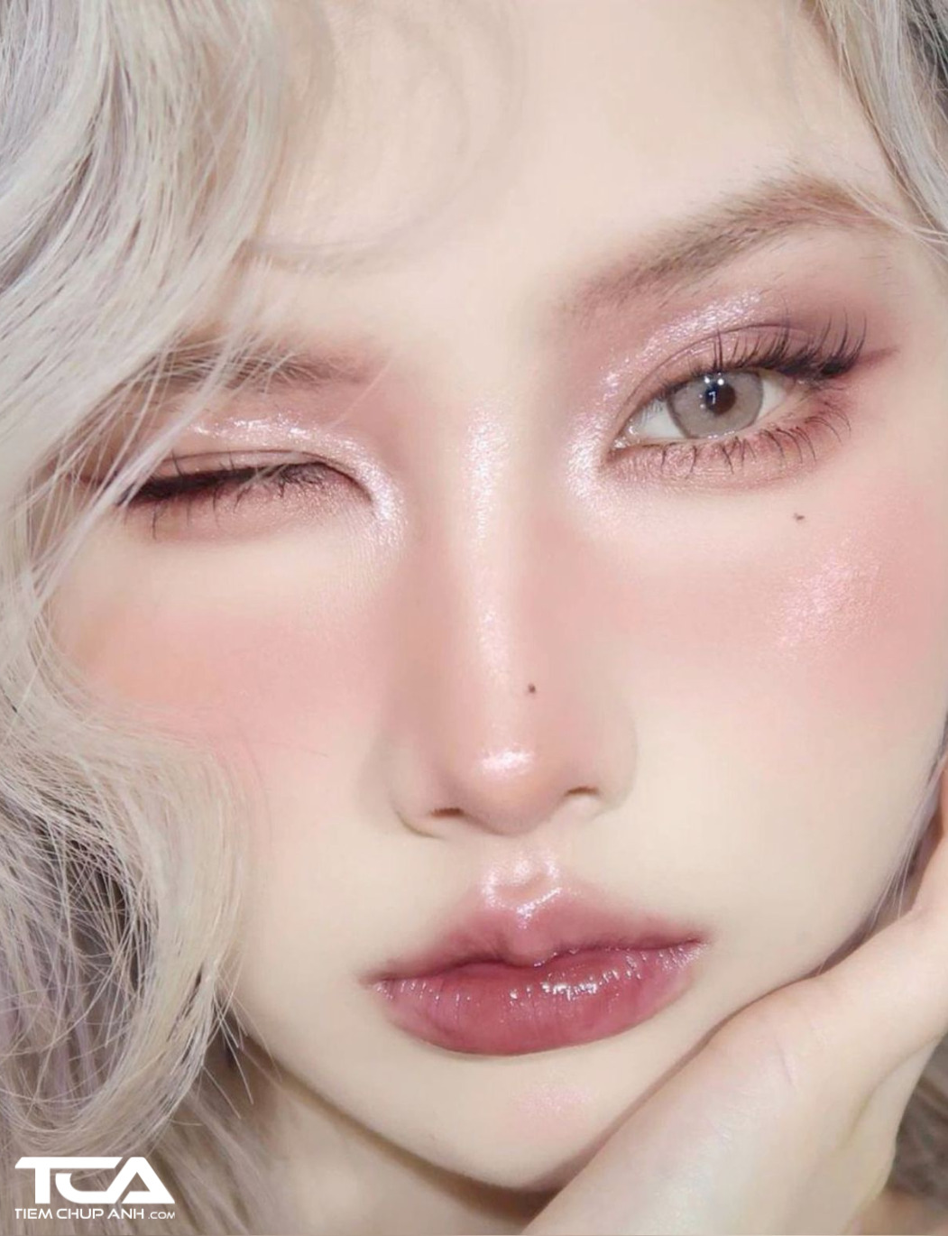 Cách Thử Màu Son Để Tìm Màu Phù Hợp