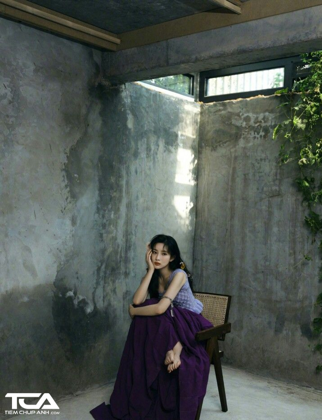 chụp ảnh ở nhà hoang