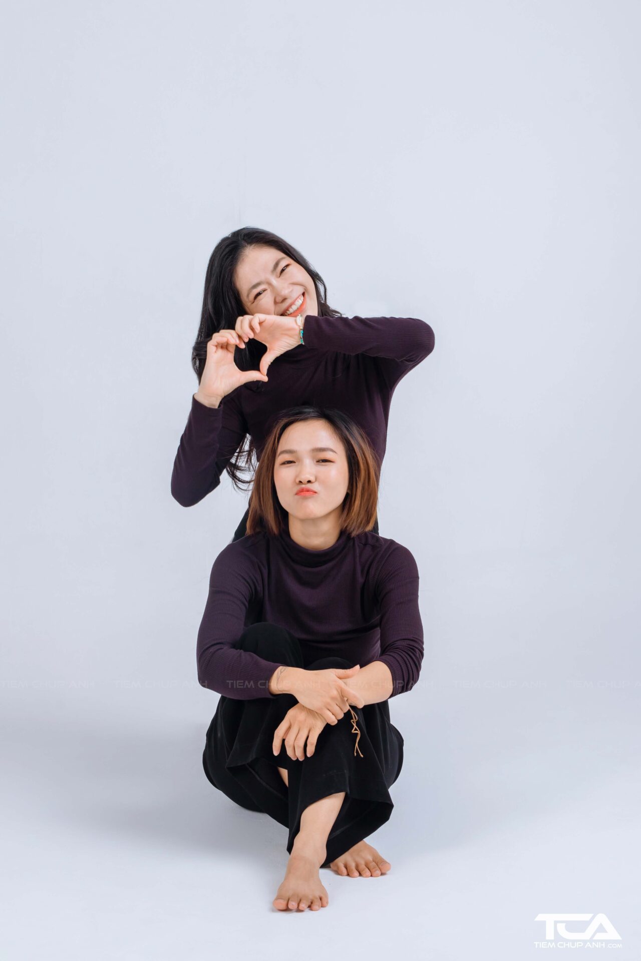 kiểu chụp hình 2 người đẹp