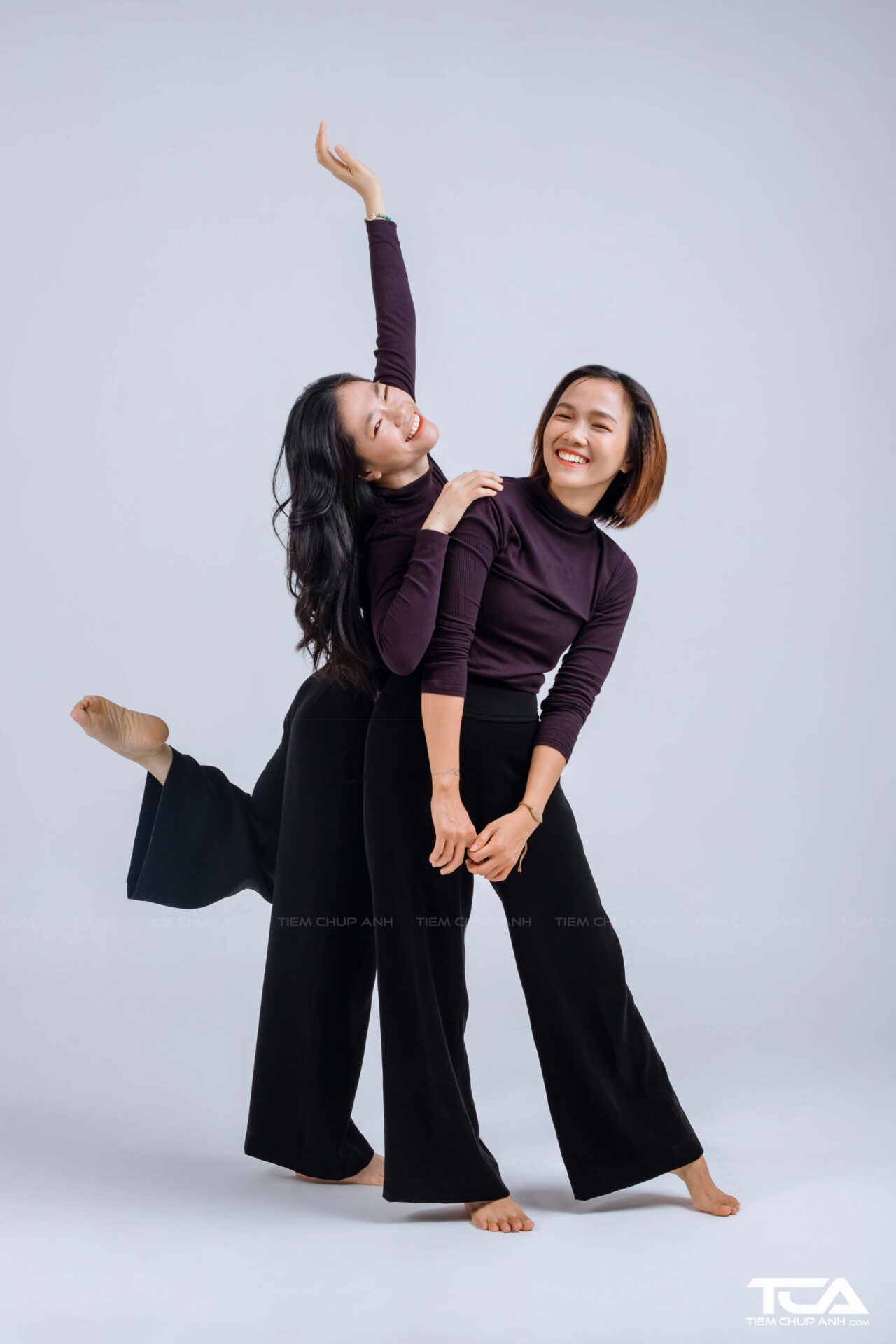 dáng chụp 2 người