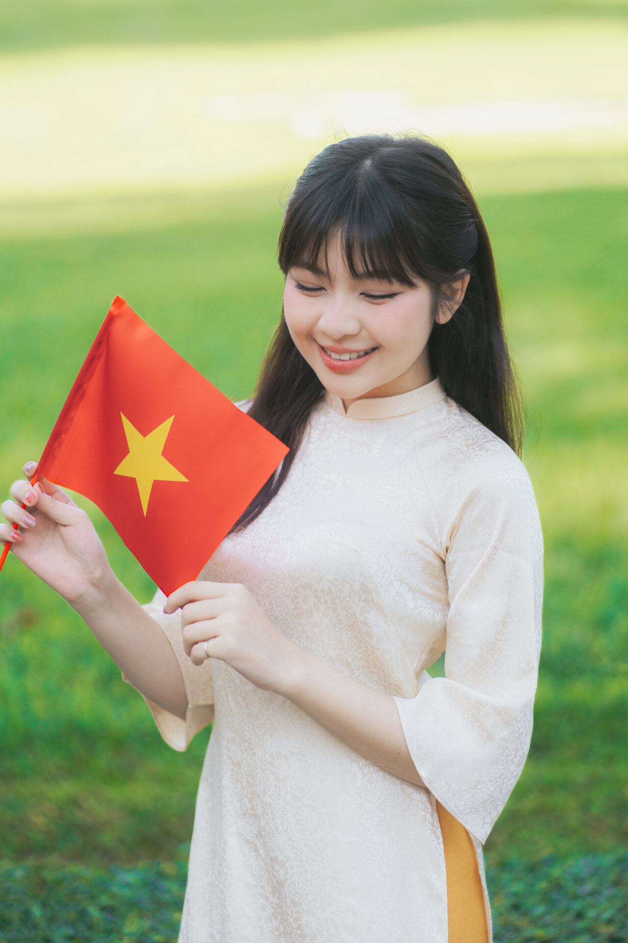 chụp hình ngoại cảnh áo dài tết