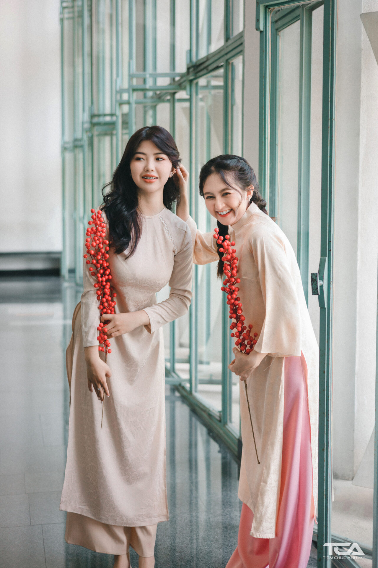 cách tạo dáng chụp 2 người