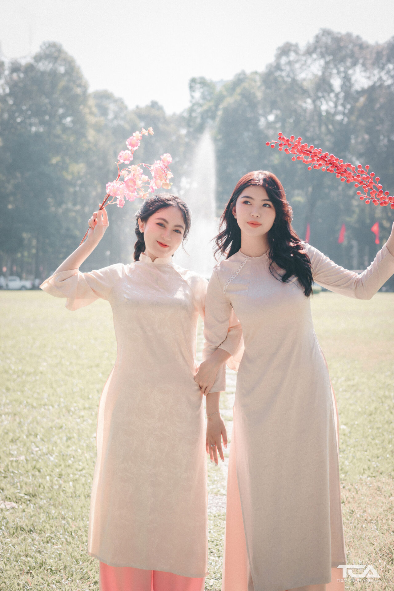 cách tạo dáng chụp 2 người