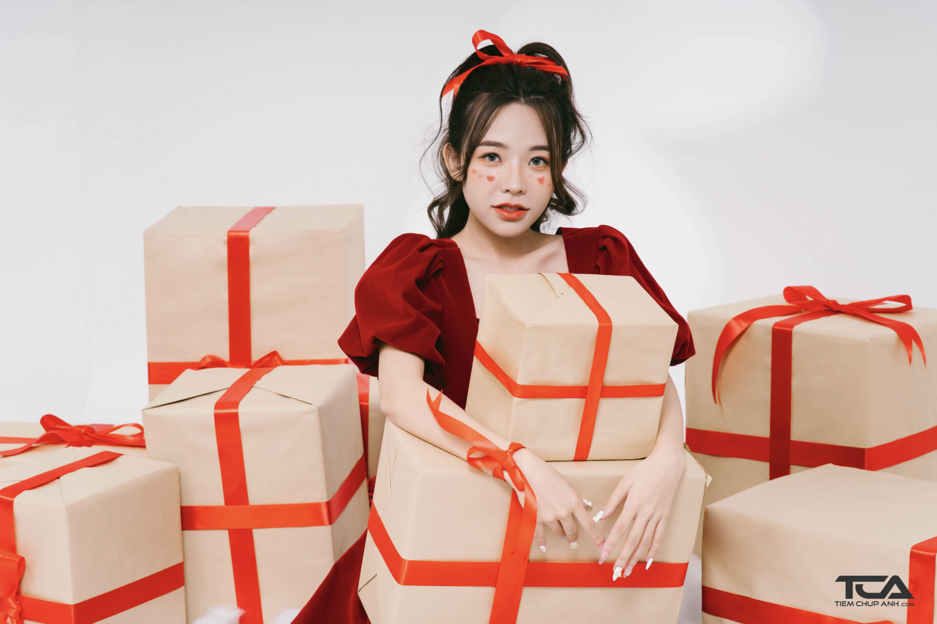 chụp hình với cây thông noel