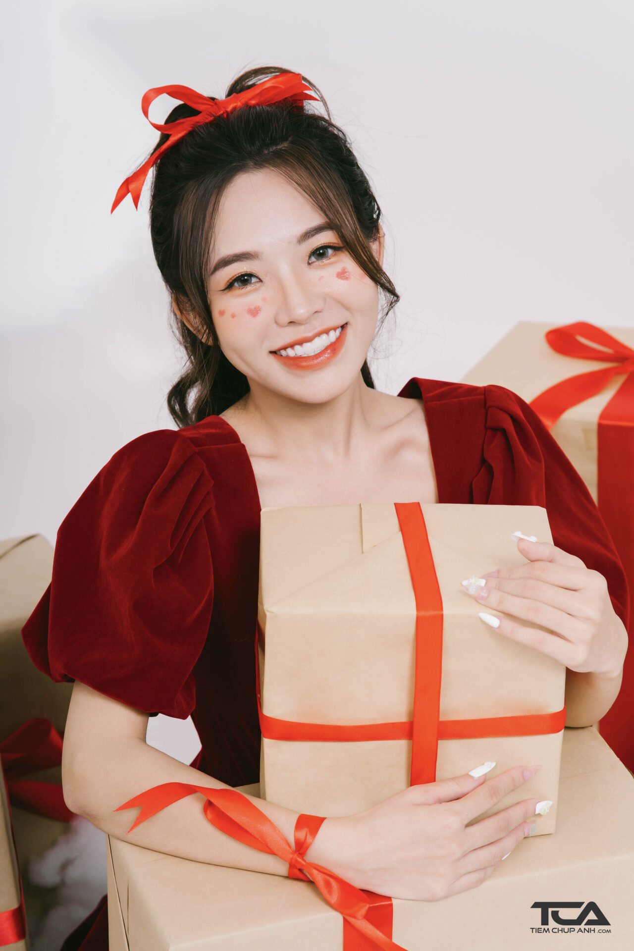 chụp hình với cây thông noel