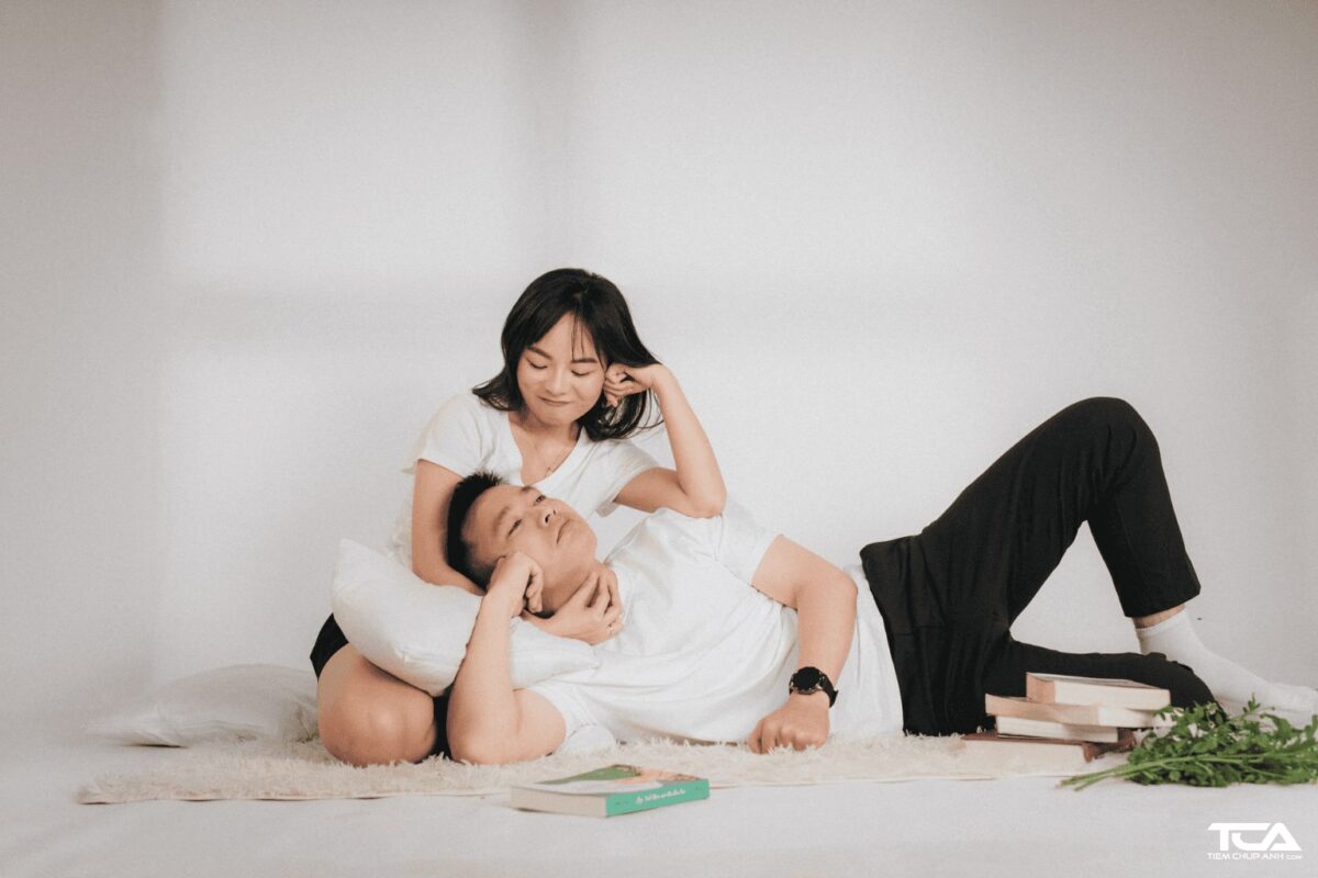 các tư thế chụp ảnh đẹp cho cặp đôi