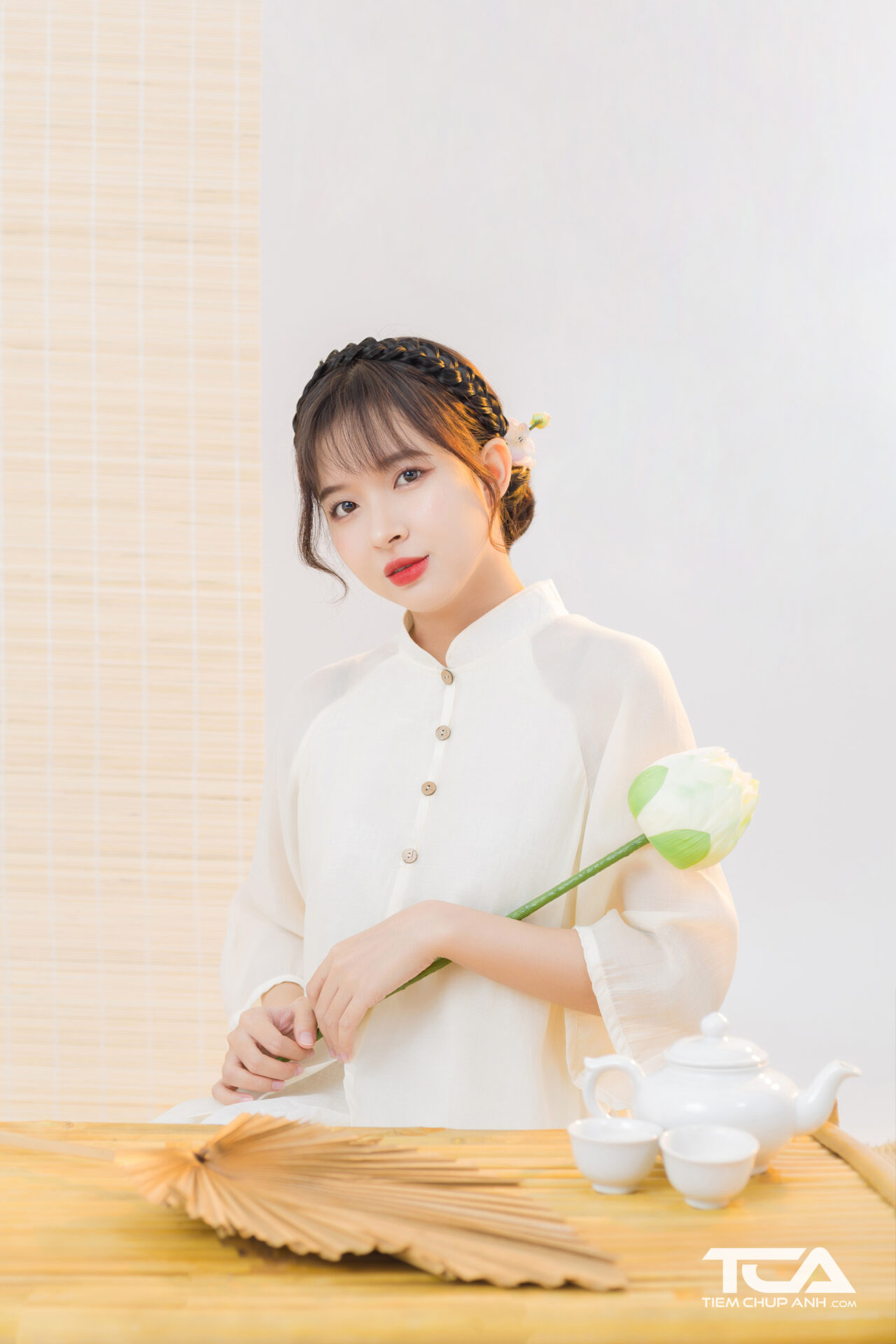 tạo dáng chụp ảnh tết tại nhà