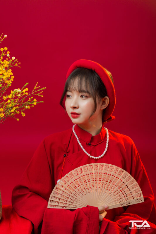 cách pose tạo dáng chụp ảnh áo dài tết xuân