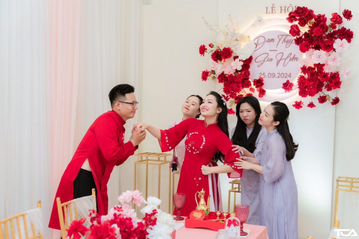 chụp ảnh ăn hỏi bá đạo đẹp