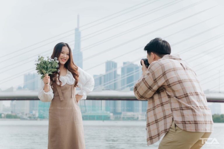 Chụp hình ở công viên bến bạch đằng quận 1