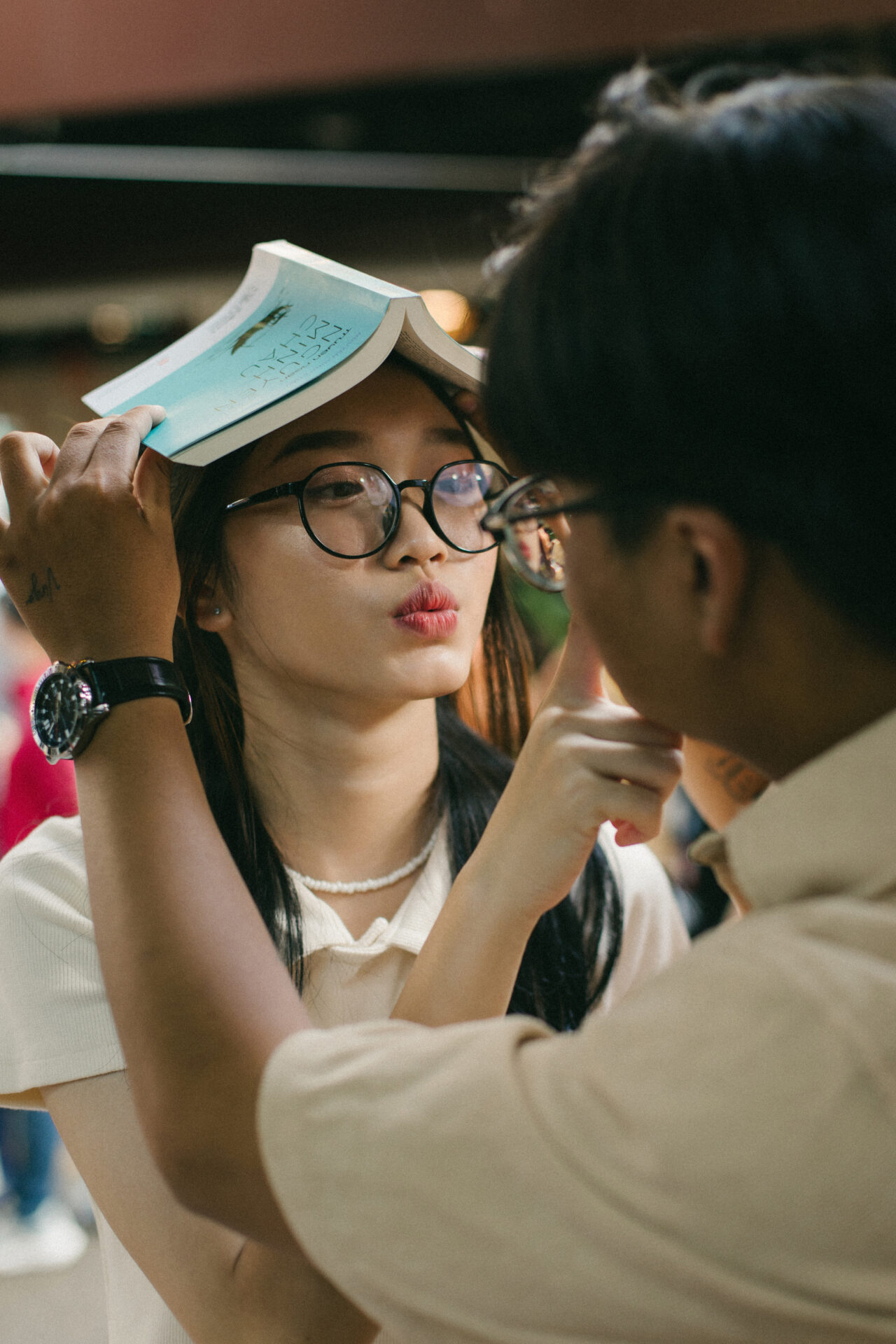 mẫu chụp hình với người yêu