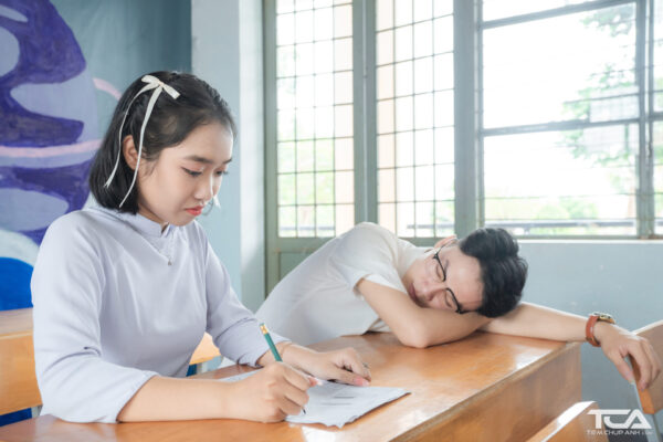 các mẫu cách trang trí bảng lớp chụp kỷ yếu