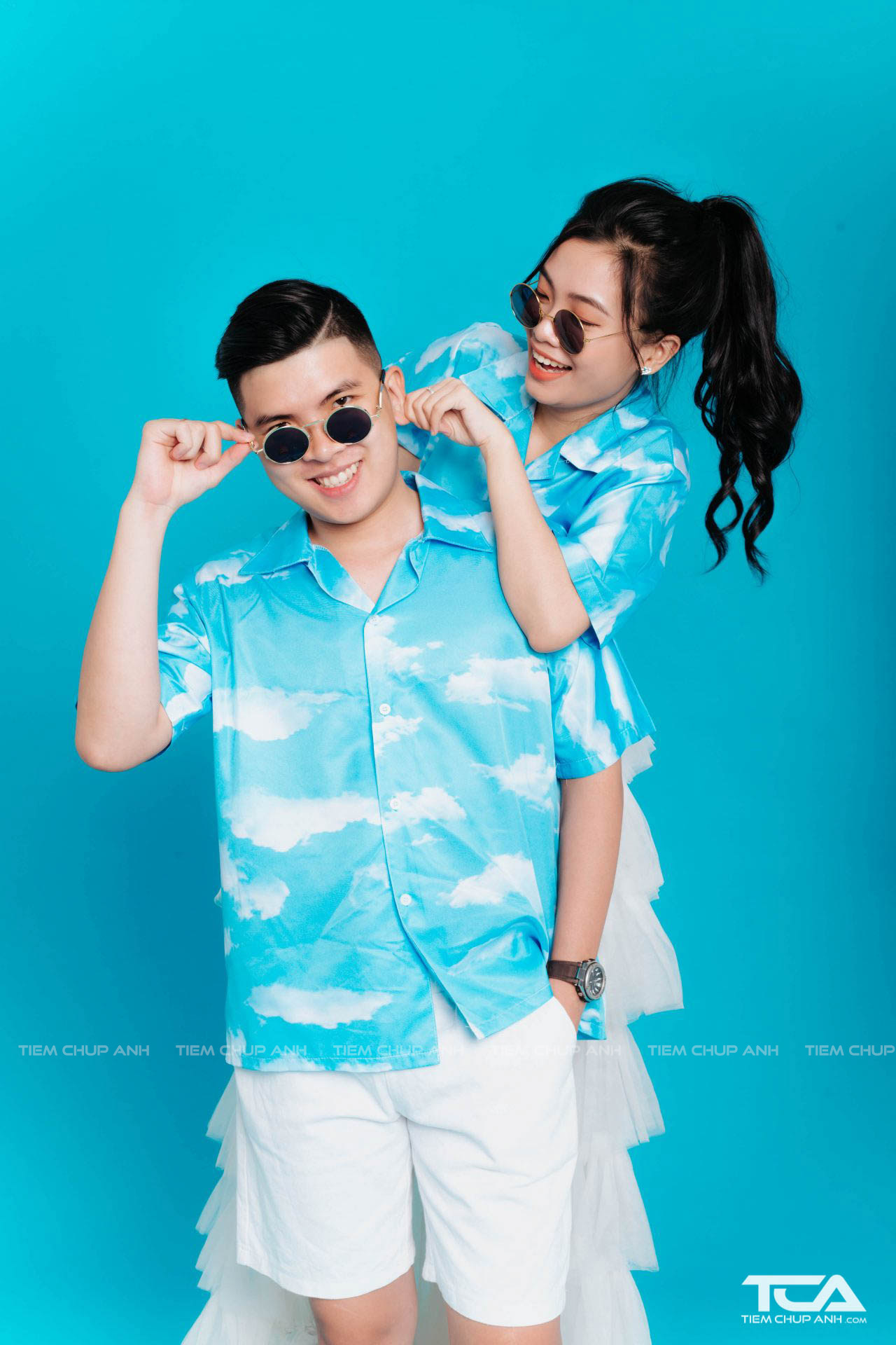 tạo dáng với người yêu