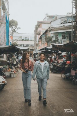 tạo dáng đẹp cho cặp đôi