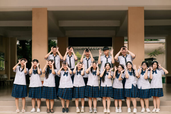 thuê váy kỷ yếu