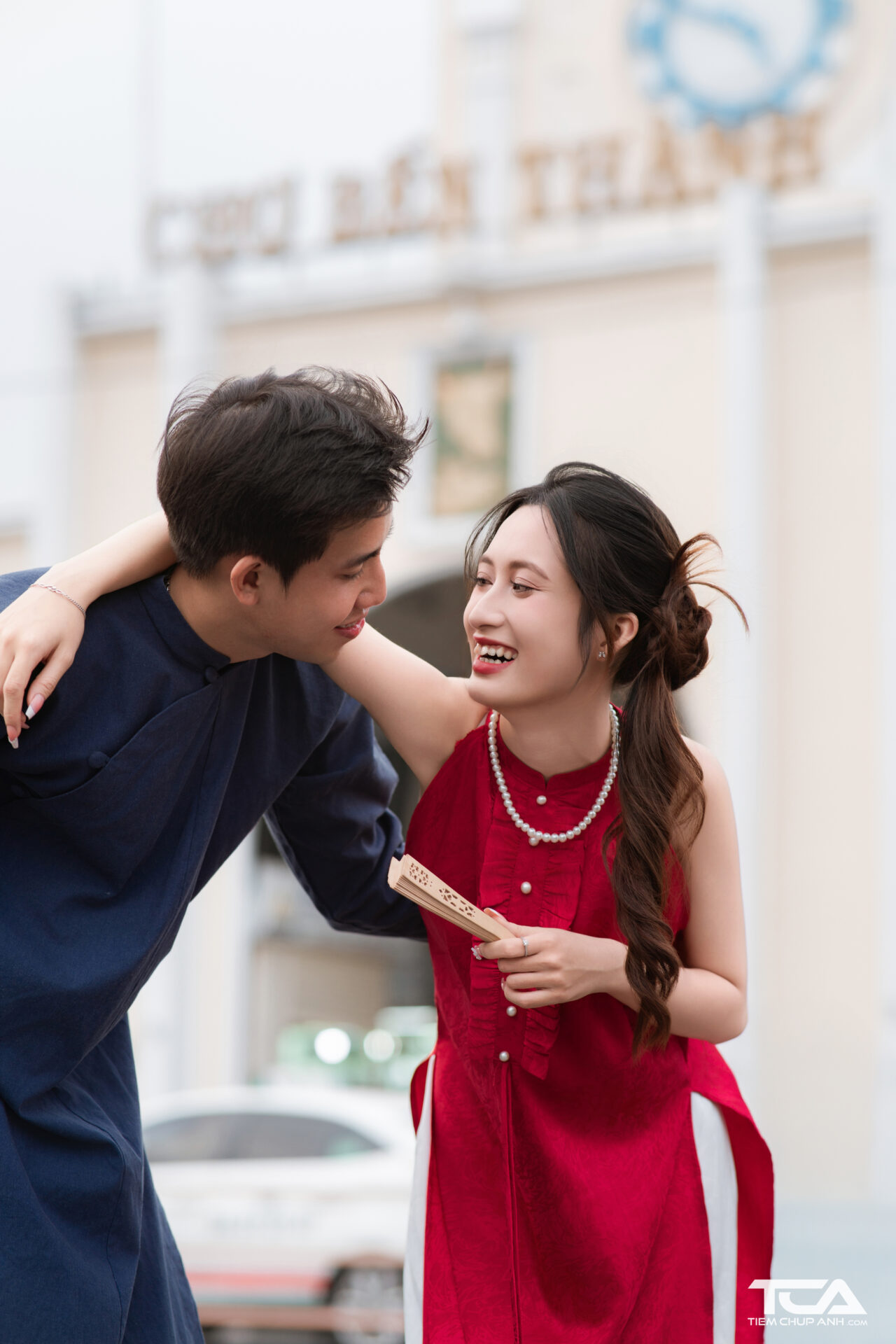 tạo dáng cặp đôi