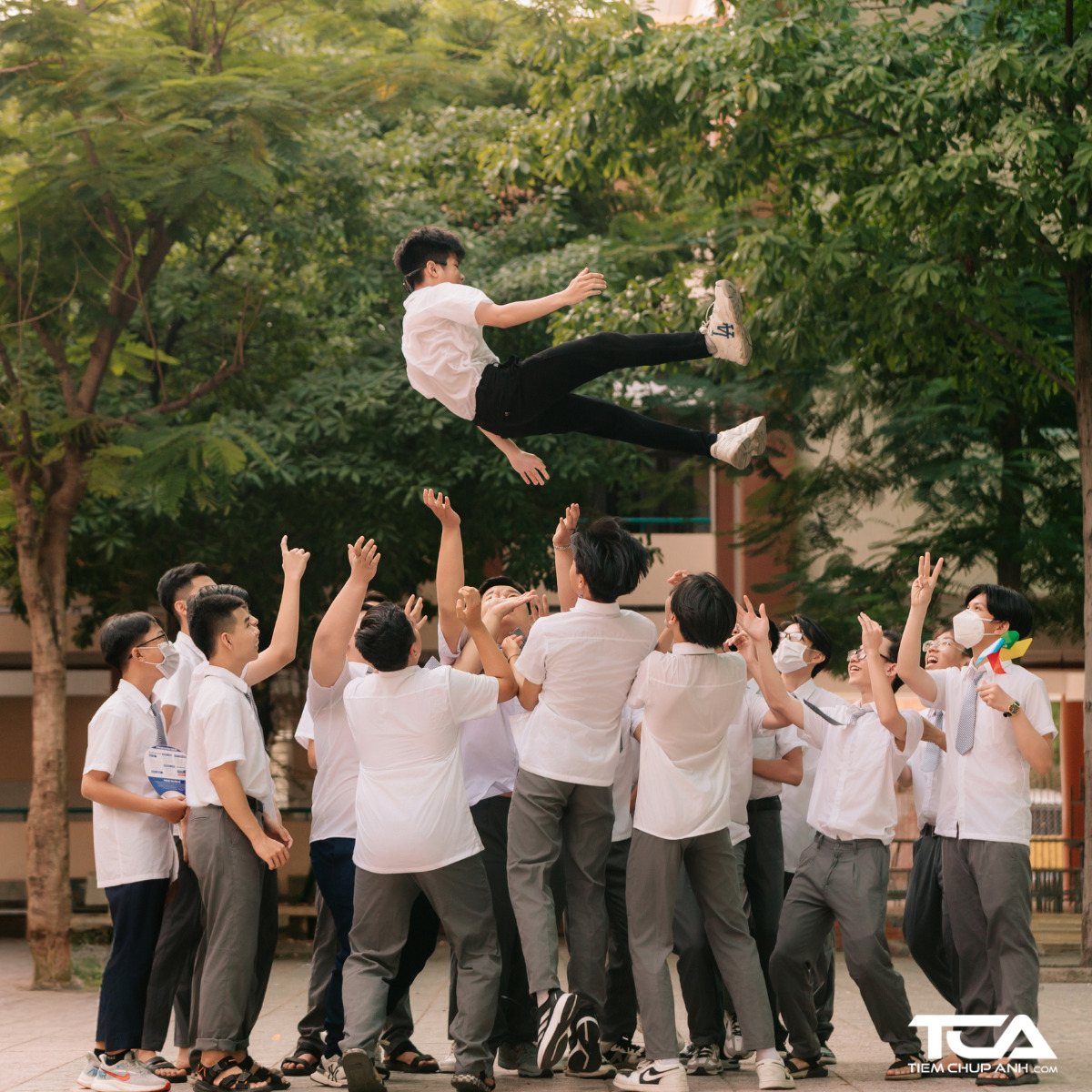 những địa điểm chụp ảnh kỷ yếu ở hà nội