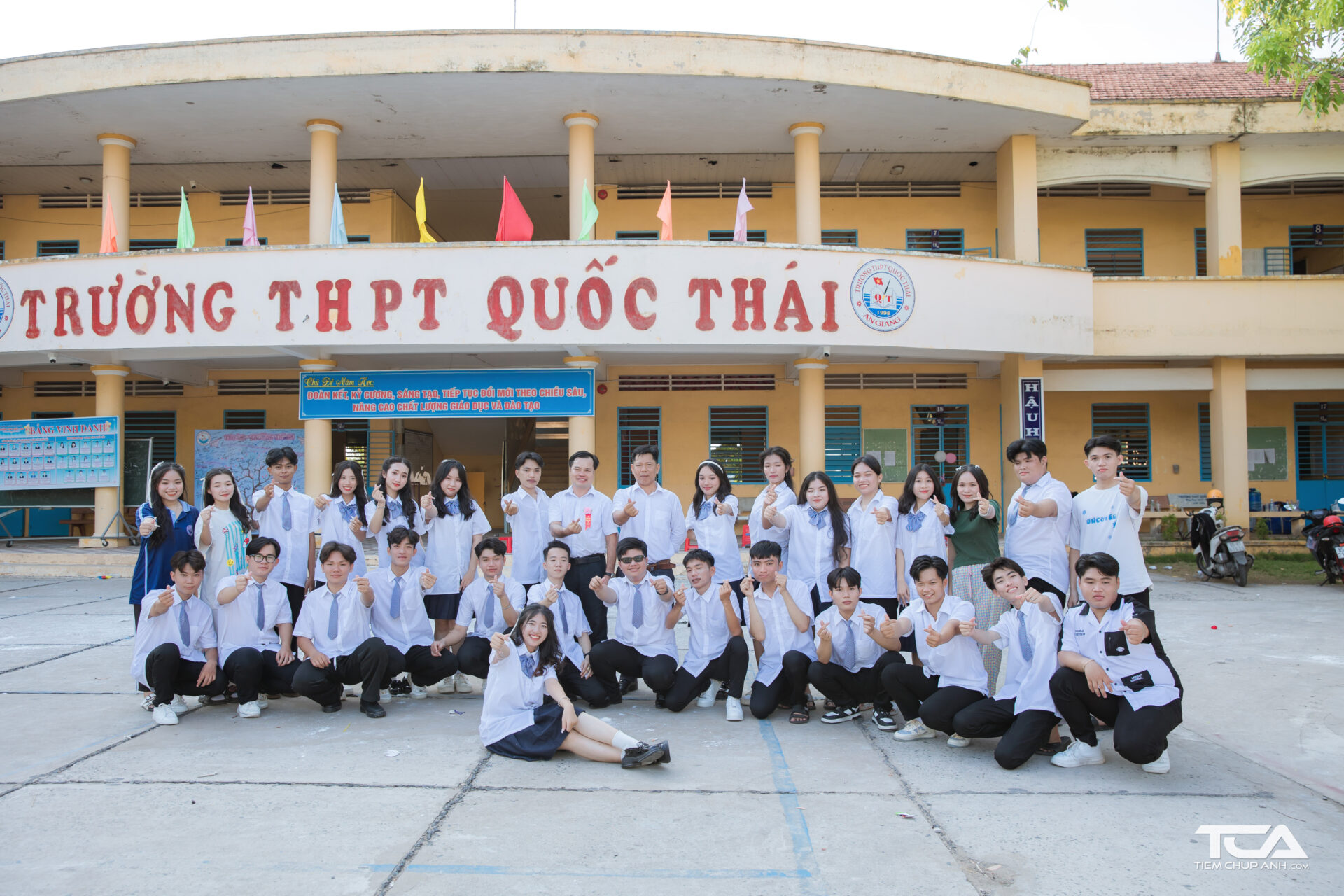bảng giá chụp ảnh kỷ yếu ở Đông hải